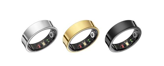 Anillo inteligente que mide sueño, estrés y energía, usado como wearable discreto por hombres modernos.